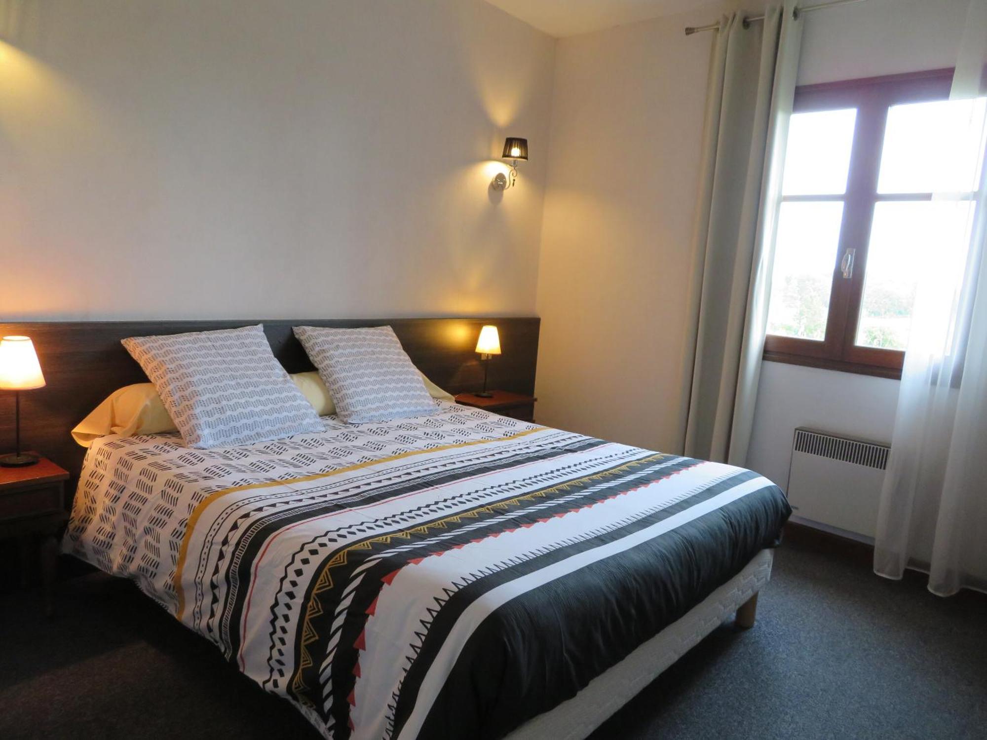 Auberge D'Ici Et D'Ailleurs Cressensac-Sarrazac Room photo